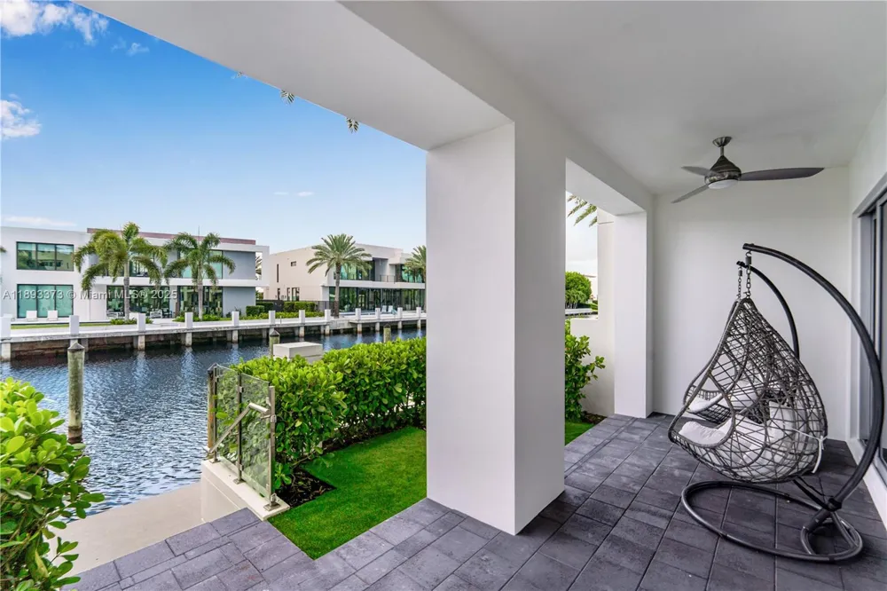 259 Shore Ct Lauderdale By The Sea, FL 33308