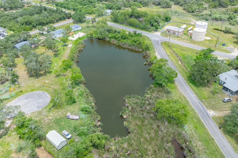 511 Water Oak Lane Rockport, TX 78382