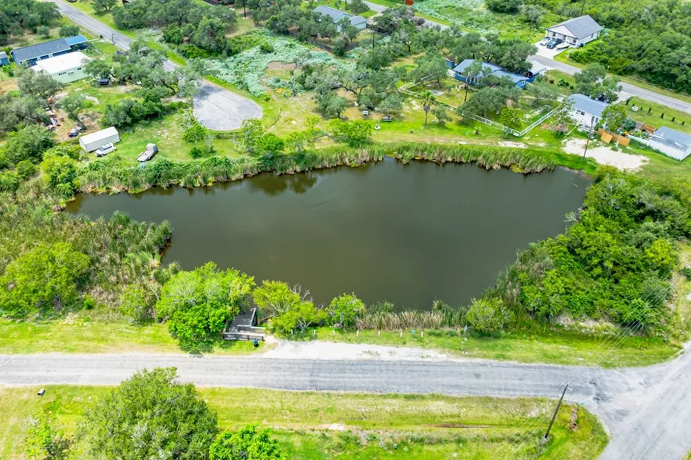 511 Water Oak Lane Rockport, TX 78382