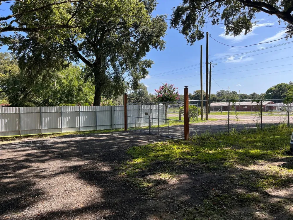 10516 579 HIGHWAY Thonotosassa, FL 33592