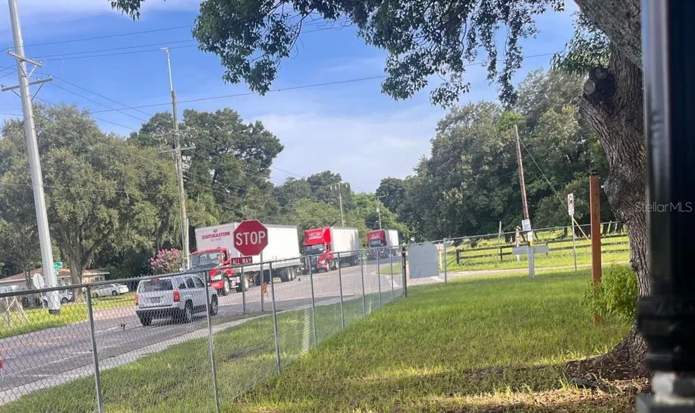 10516 579 HIGHWAY Thonotosassa, FL 33592