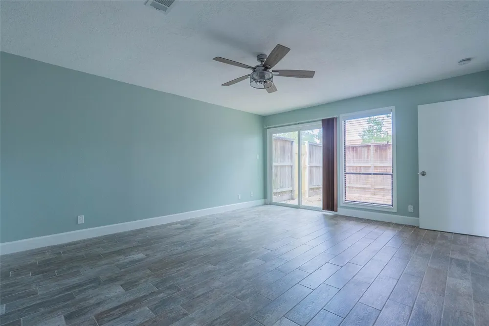 12515 Lazywood Street Pinehurst, TX 77362