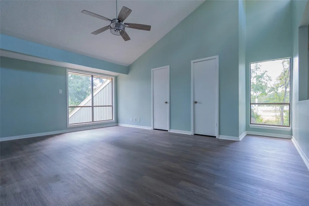 12515 Lazywood Street Pinehurst, TX 77362