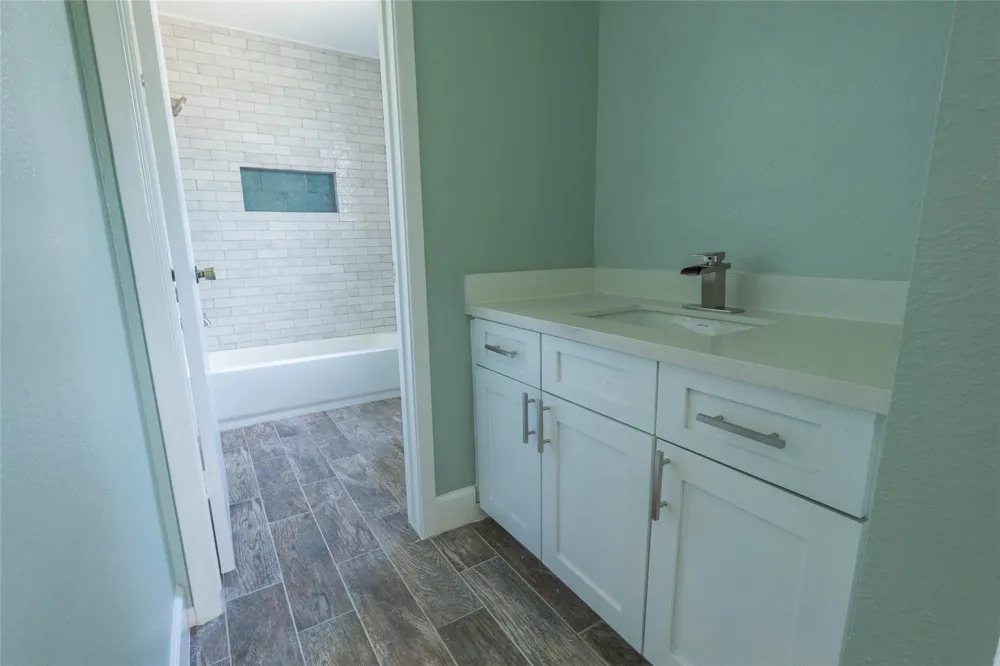 12515 Lazywood Street Pinehurst, TX 77362
