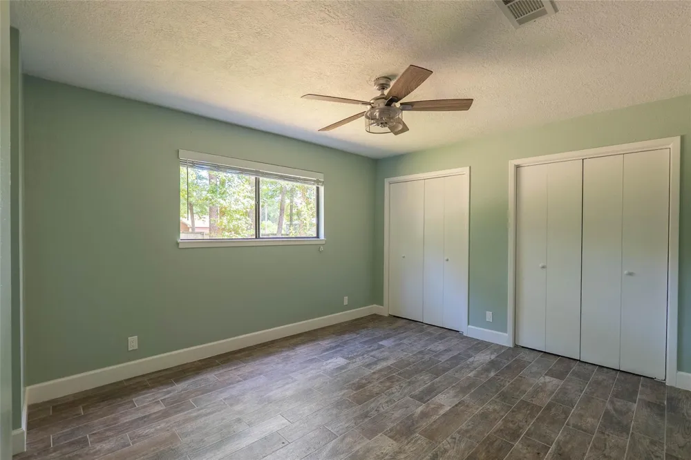 12515 Lazywood Street Pinehurst, TX 77362