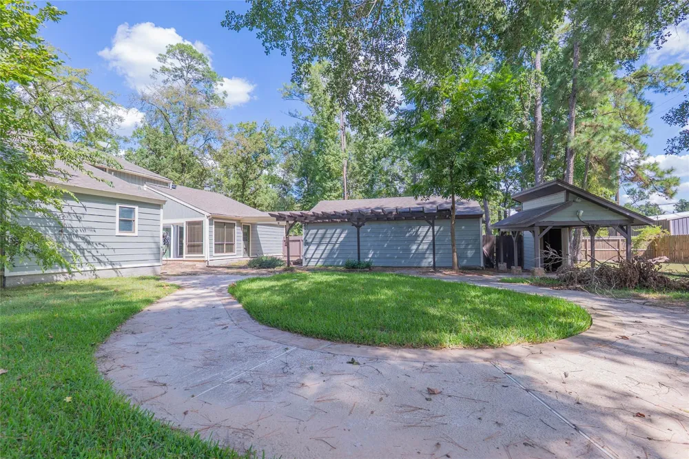 12515 Lazywood Street Pinehurst, TX 77362