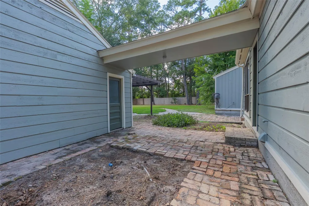 12515 Lazywood Street Pinehurst, TX 77362