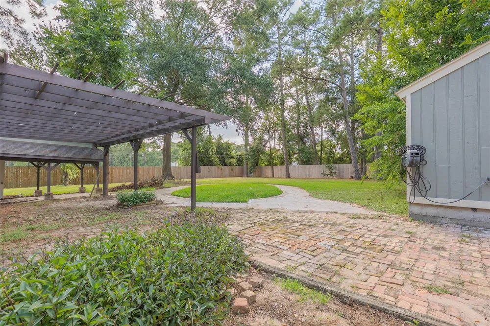 12515 Lazywood Street Pinehurst, TX 77362