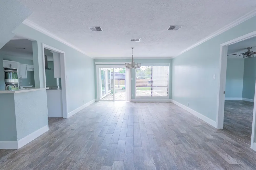 12515 Lazywood Street Pinehurst, TX 77362