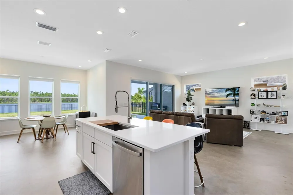 513 MOSAIC BOULEVARD Daytona Beach, FL 32124