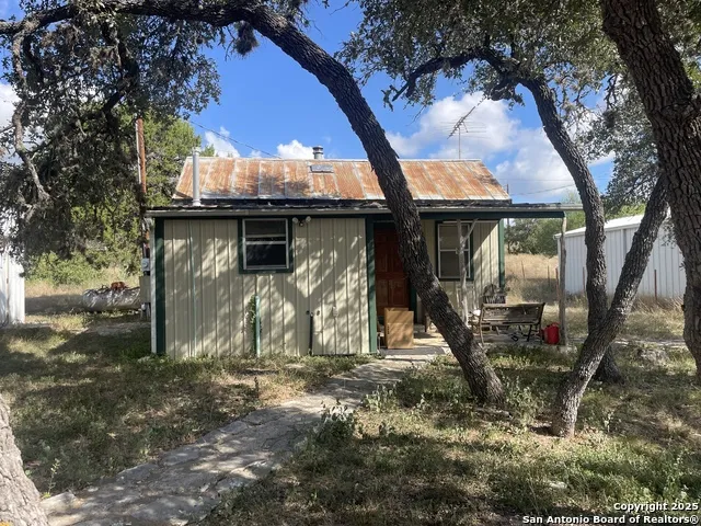 137 Private Road 3501 Mico, TX 78056
