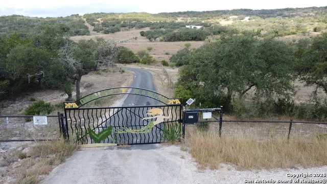 137 Private Road 3501 Mico, TX 78056