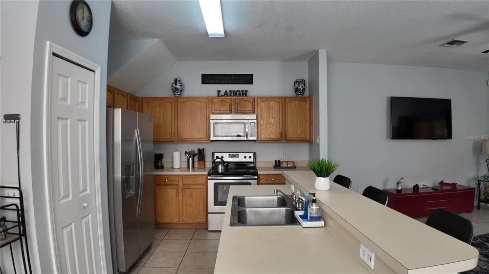 1711 RETREAT CIRCLE Clermont, FL 34714