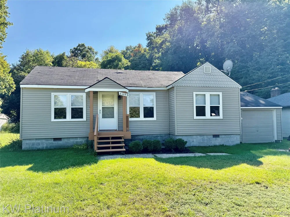 6493 Benoit Road Clay Township, MI 48001