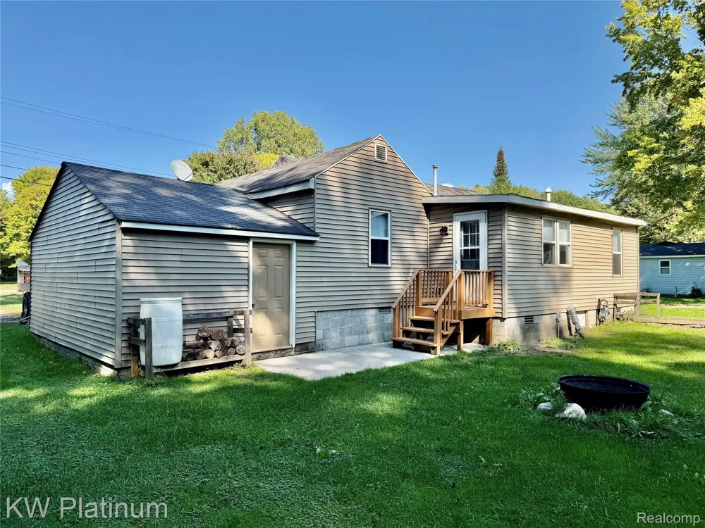 6493 Benoit Road Clay Township, MI 48001