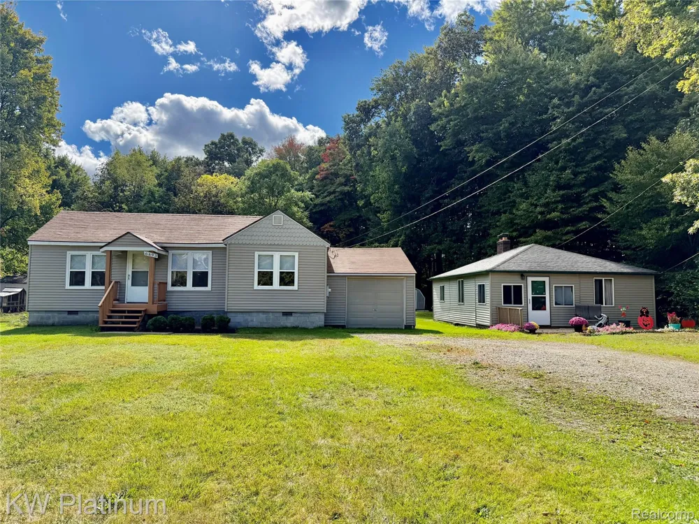 6493 Benoit Road Clay Township, MI 48001