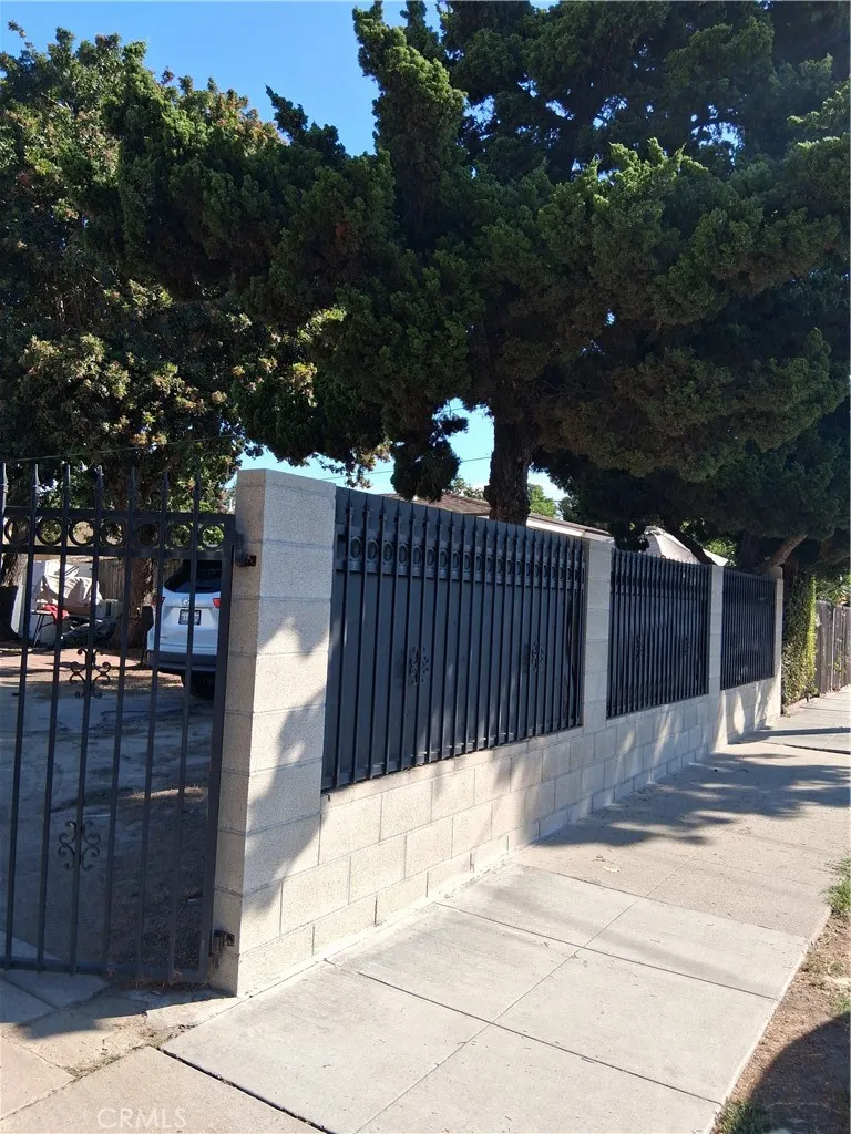 270 E Heath Lane Long Beach, CA 90805