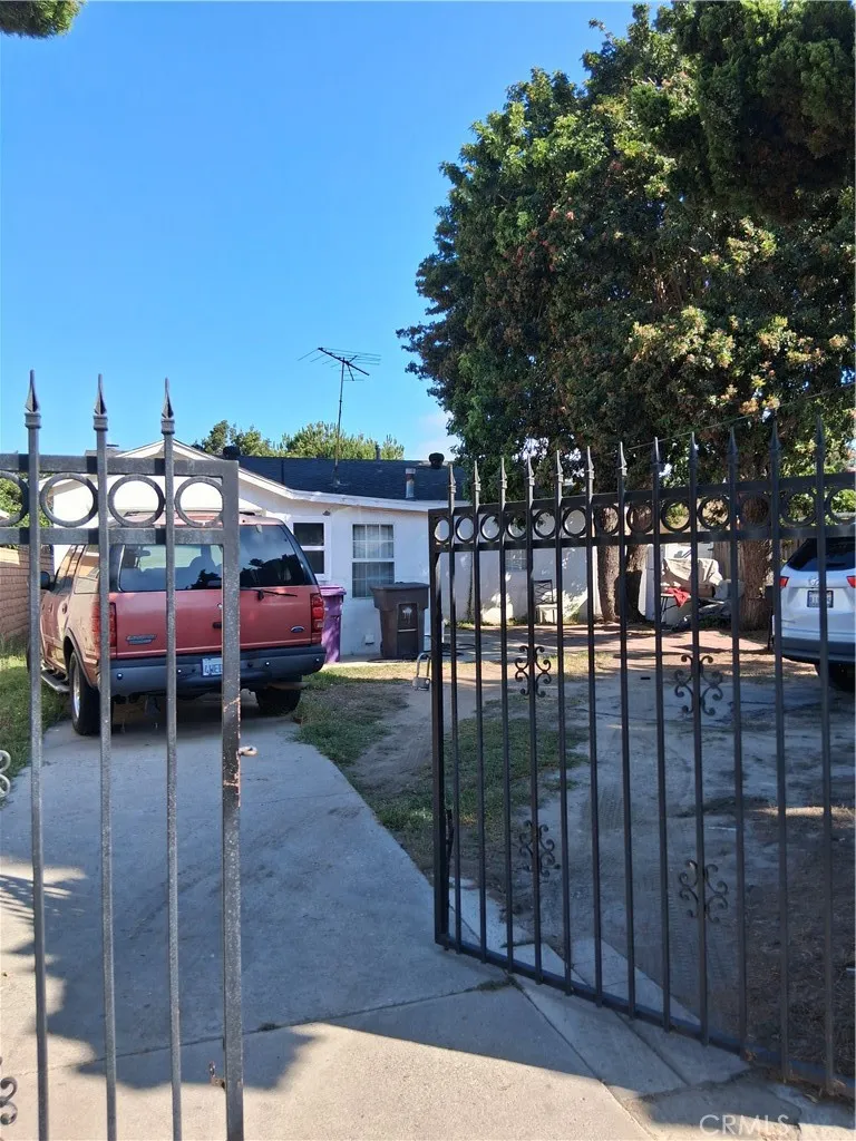 270 E Heath Lane Long Beach, CA 90805