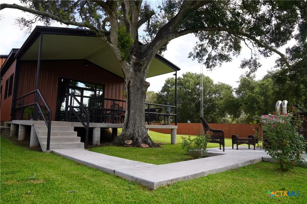1354 US Highway 90a Sheridan, TX 77475