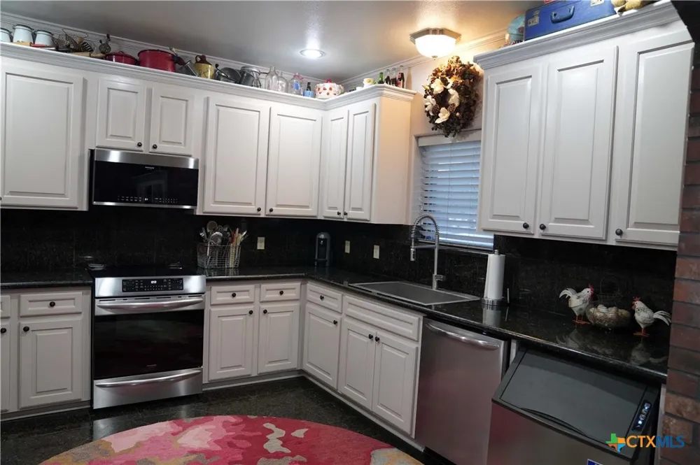 1354 US Highway 90a Sheridan, TX 77475