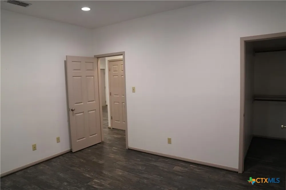 1354 US Highway 90a Sheridan, TX 77475