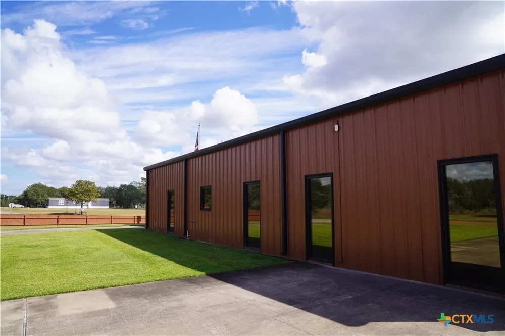 1354 US Highway 90a Sheridan, TX 77475