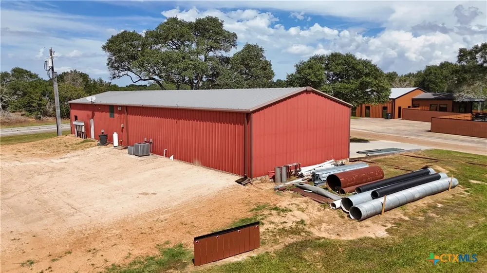 1354 US Highway 90a Sheridan, TX 77475