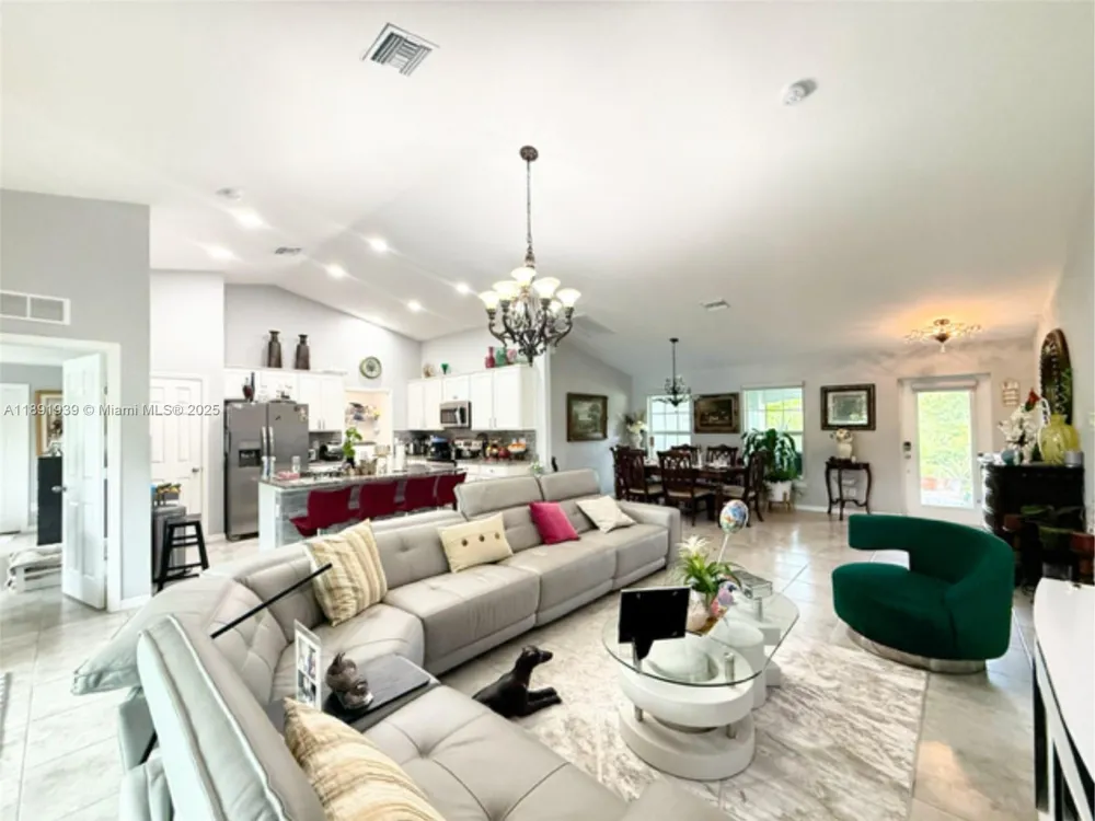 4157 NW 40th ave Cape Coral, FL 33993