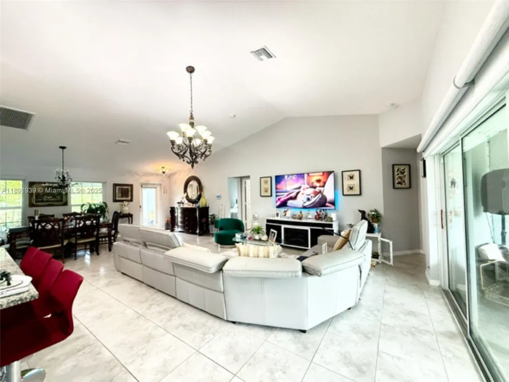 4157 NW 40th ave Cape Coral, FL 33993
