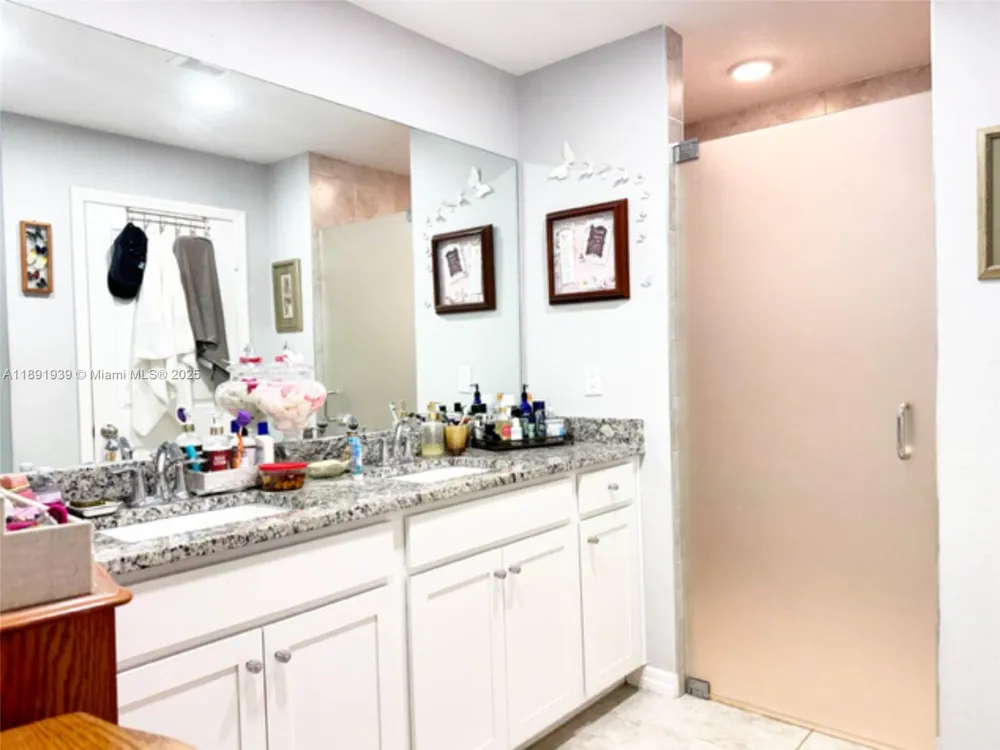 4157 NW 40th ave Cape Coral, FL 33993