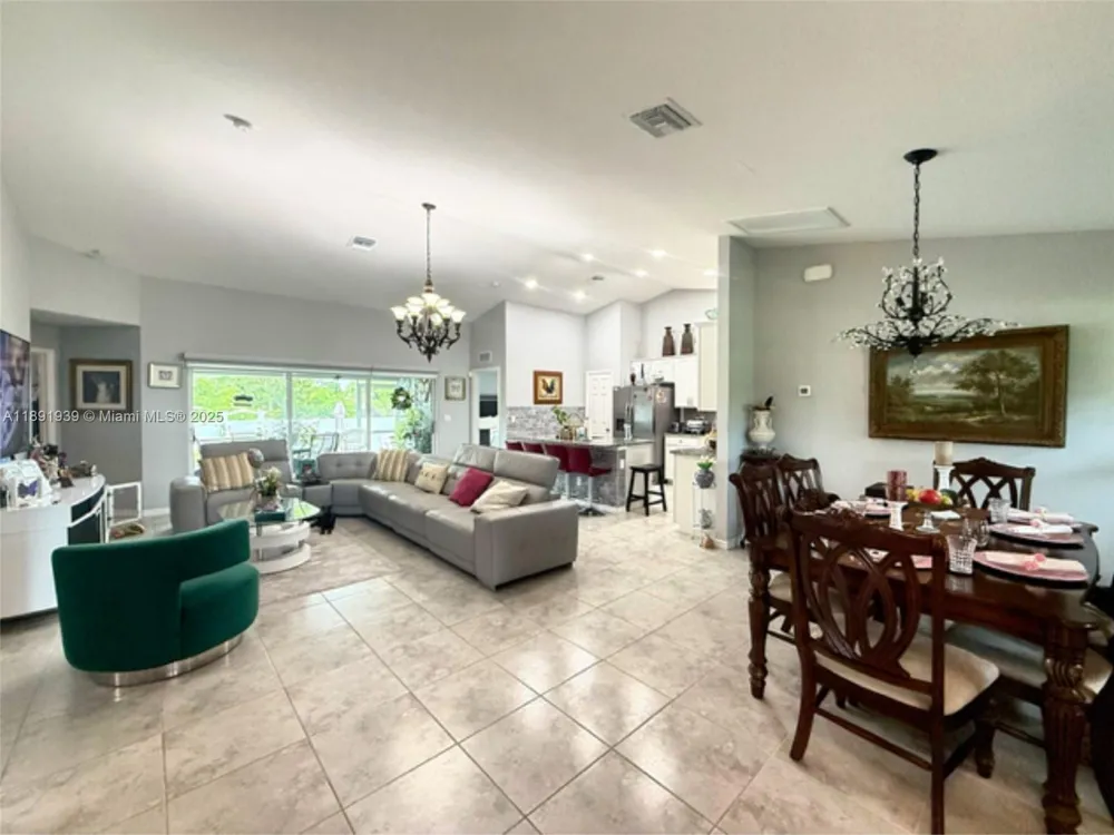 4157 NW 40th ave Cape Coral, FL 33993