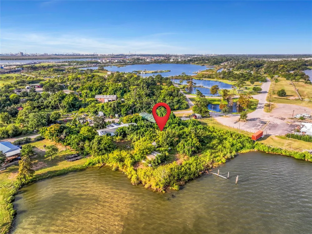 17512 River Road Channelview, TX 77530