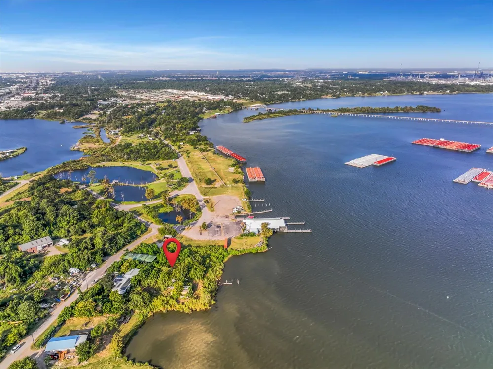 17512 River Road Channelview, TX 77530