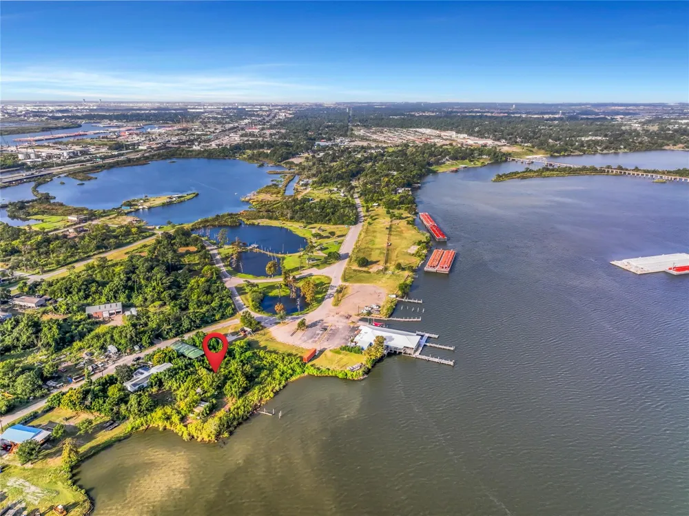 17512 River Road Channelview, TX 77530