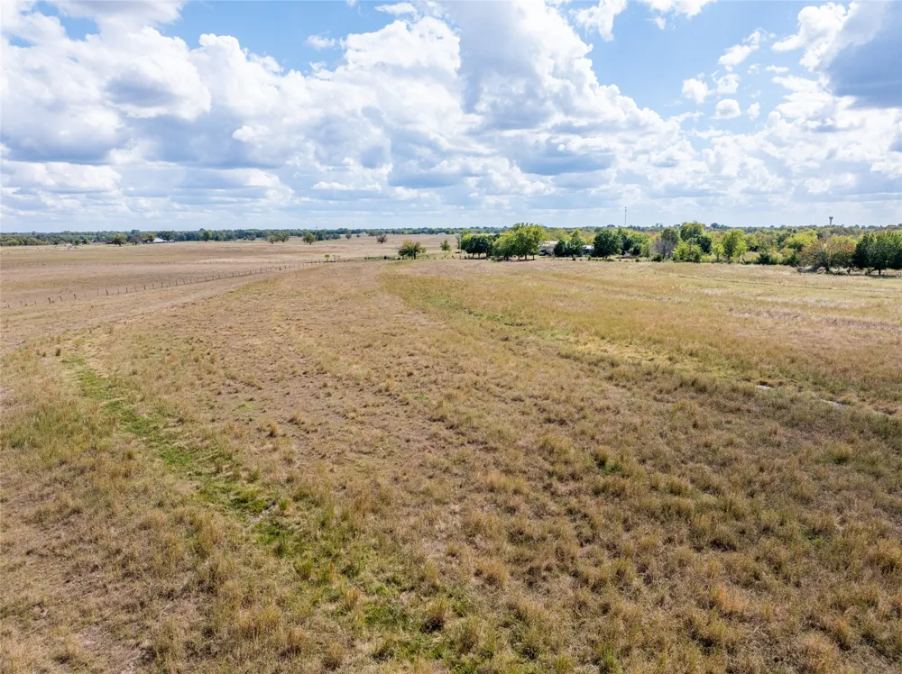 CR 15240 Blossom, TX 75416