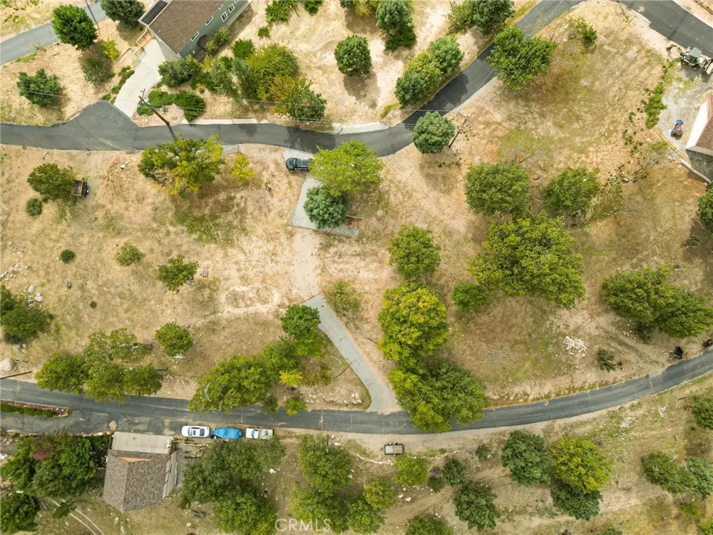 25 Pine Cone Running Springs, CA 92382