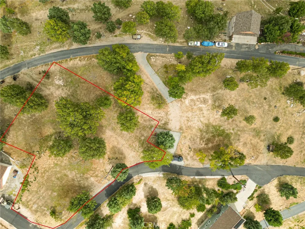 25 Pine Cone Running Springs, CA 92382