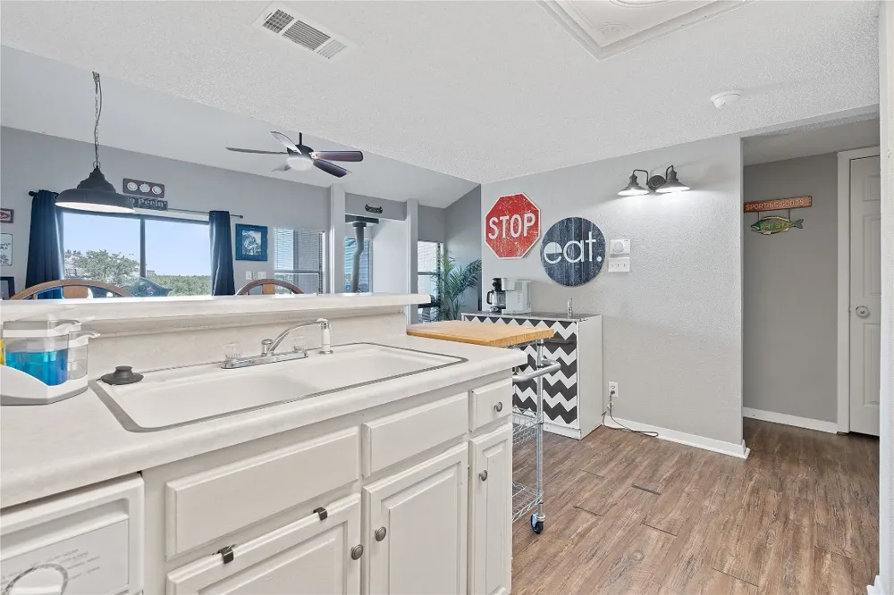111 Comanche Point Point Venture, TX 78645