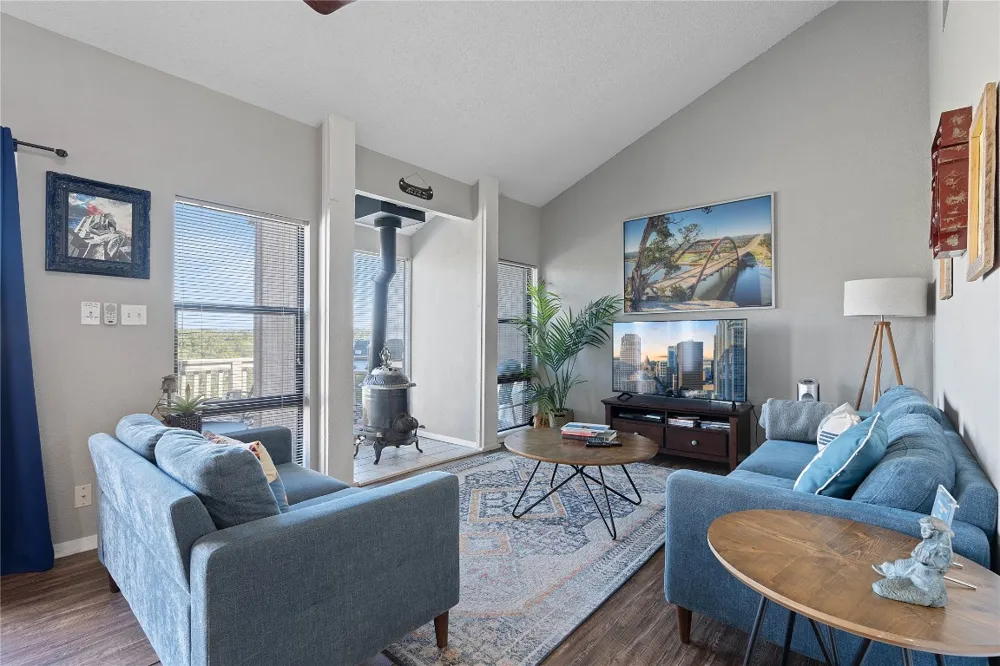 111 Comanche Point Point Venture, TX 78645