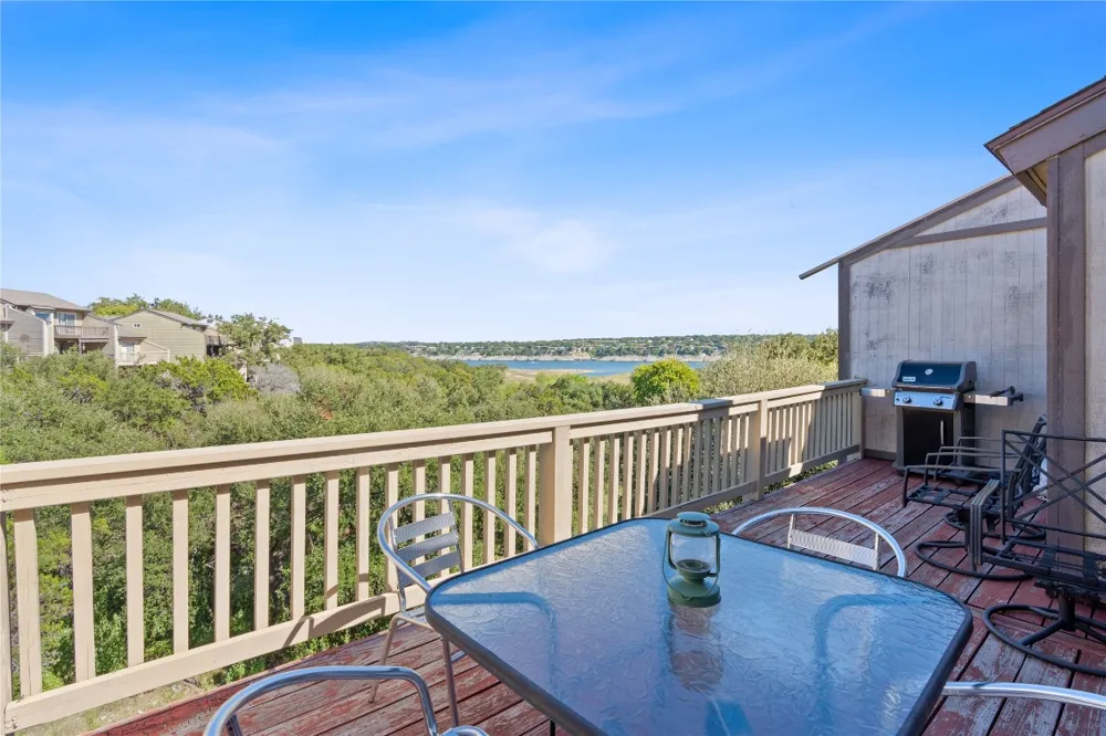 111 Comanche Point Point Venture, TX 78645