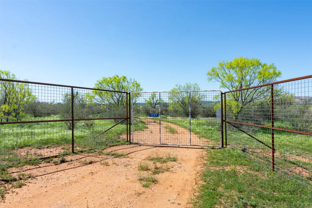 1137 County Road 314 Llano, TX 78643