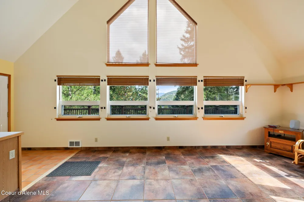 133 Gold Hill Circle Sagle, ID 83860