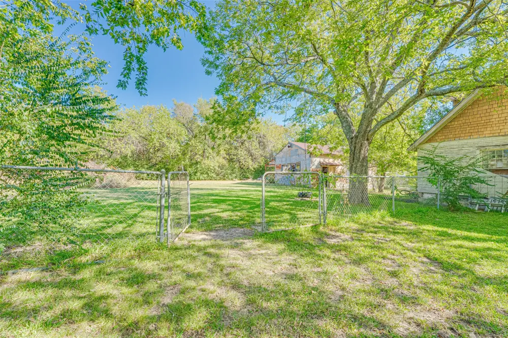 103 Stevens Street Ladonia, TX 75449