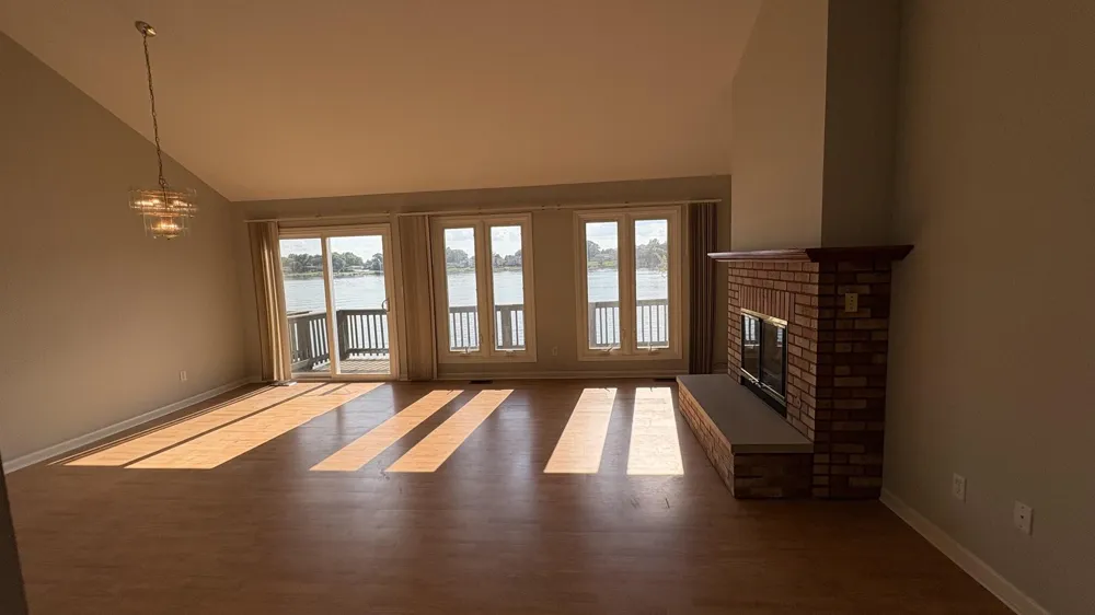 5035 Spinnaker Lane #C Crown Point, IN 46307