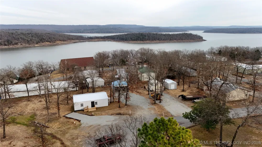 18 Nakomis Court Canadian, OK 74425