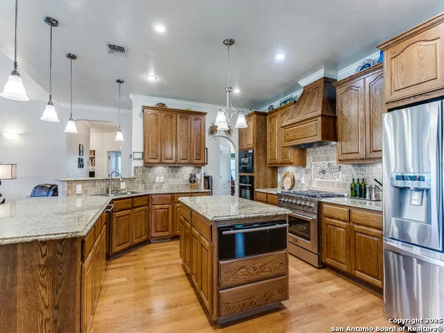 6840 S Loop 1604 Von Ormy, TX 78073