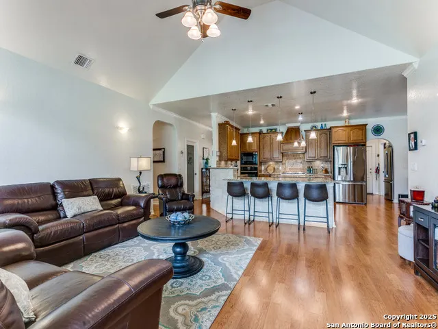 6840 S Loop 1604 Von Ormy, TX 78073