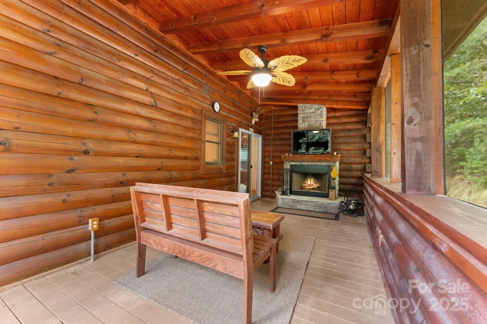 80 Slow Lane Whittier, NC 28789