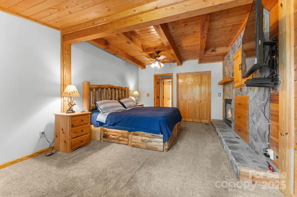 80 Slow Lane Whittier, NC 28789