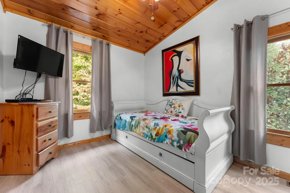 80 Slow Lane Whittier, NC 28789